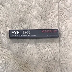 2 for $15 or 3 for $20 Model Co Eyelites eyeshadow - Granite